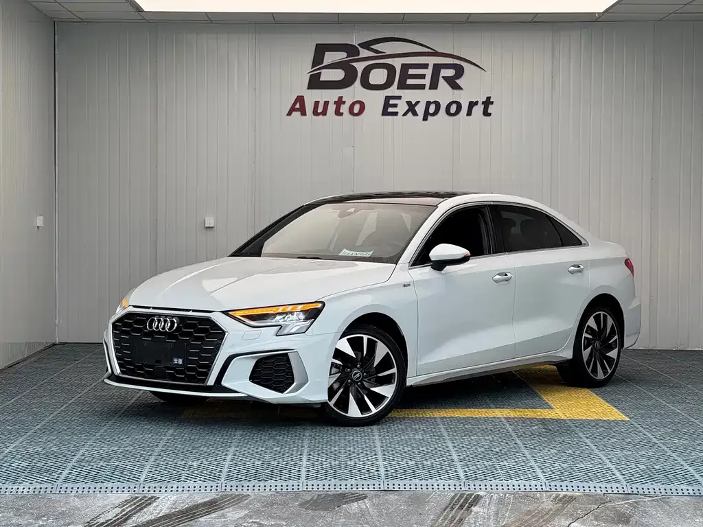 Audi A3 — фото 1