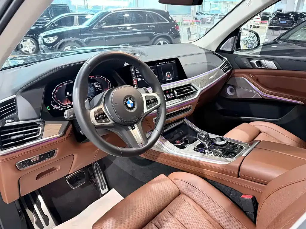 BMW X7 — фото 2