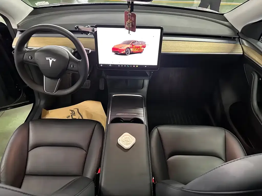 Tesla Model Y — фото 4