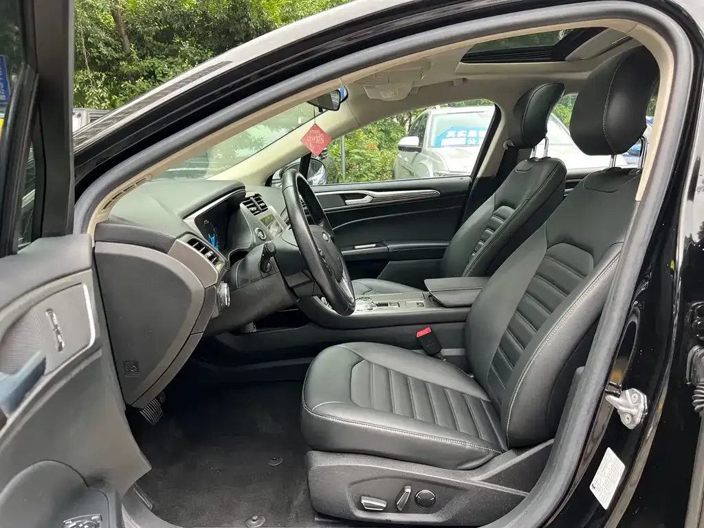 Ford Mondeo 2022 из CN, фото 2