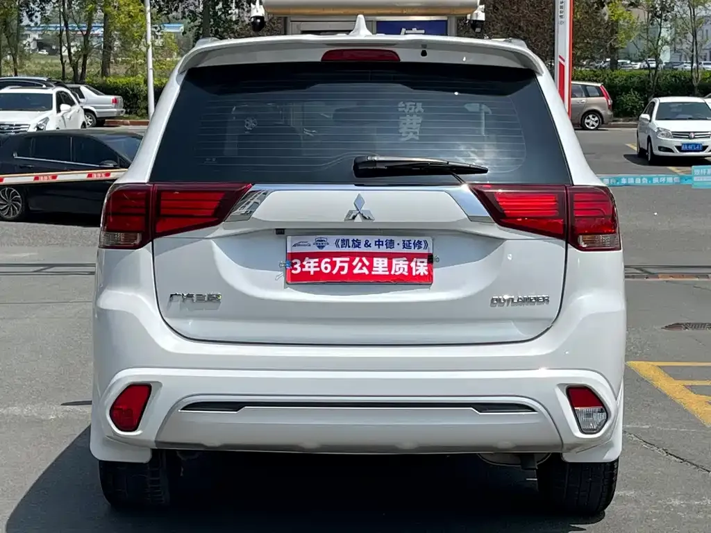 Mitsubishi Outlander 2021 из CN, фото 2