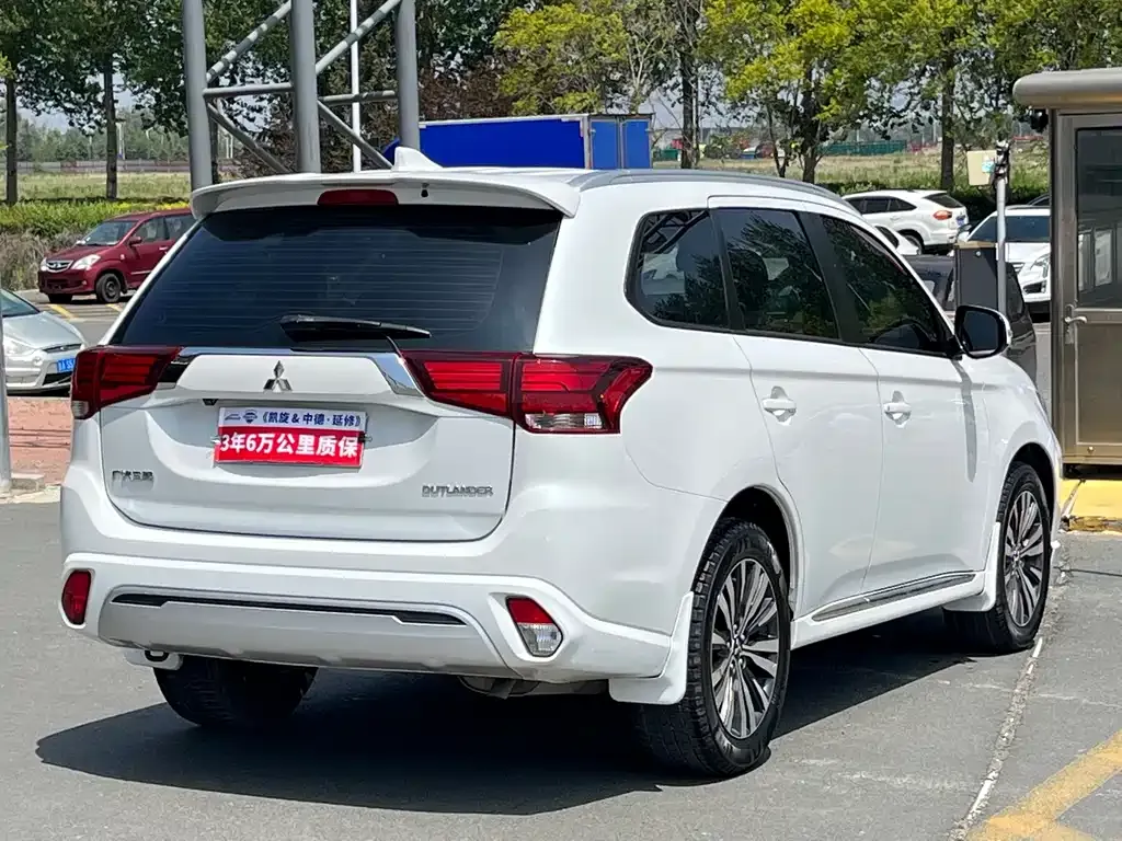 Mitsubishi Outlander 2021 из CN, фото 4
