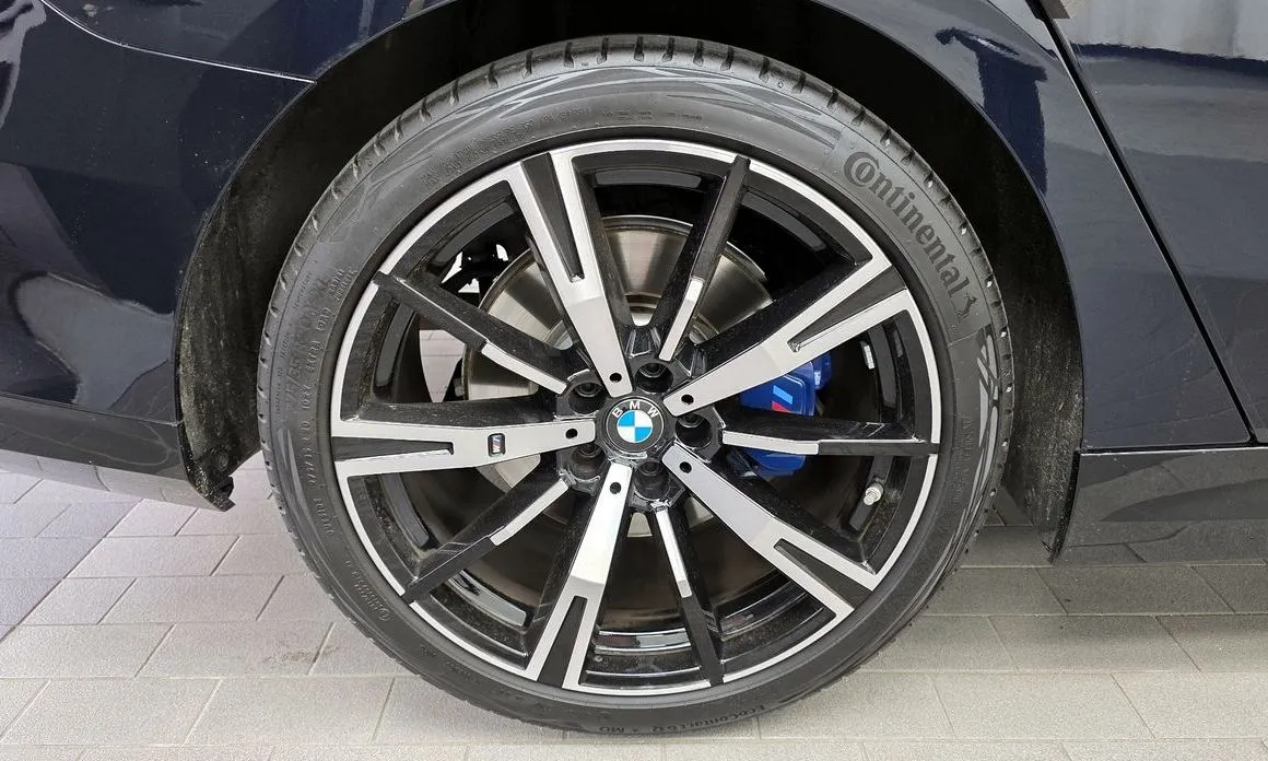 BMW 5-Series 2025 из KR, фото 9