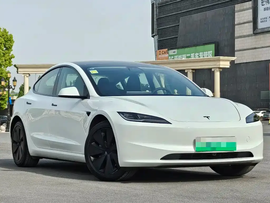 Tesla Model 3 — фото 8