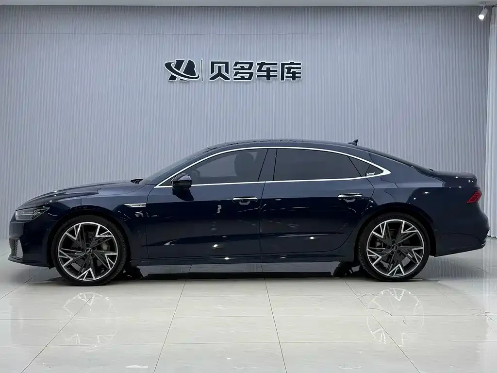 Audi A7L — фото 6