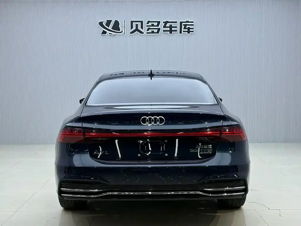 Audi A7L — фото 2