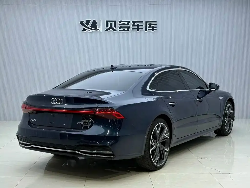 Audi A7L — фото 7