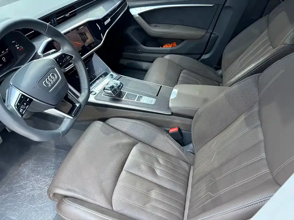 Audi A7L — фото 9