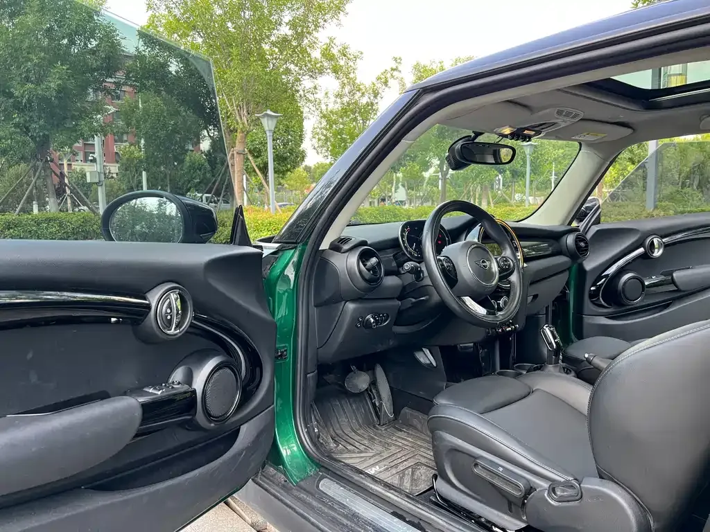 MINI Cooper (3-door) 2021 из CN, фото 2