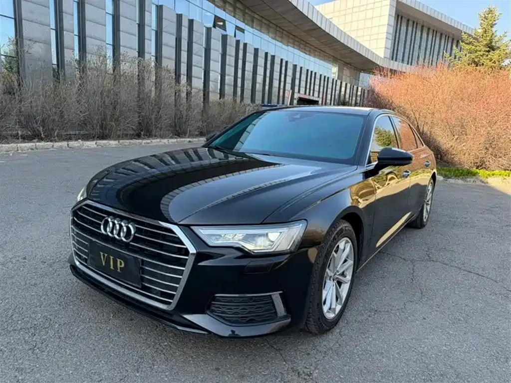 Audi A6L — фото 1