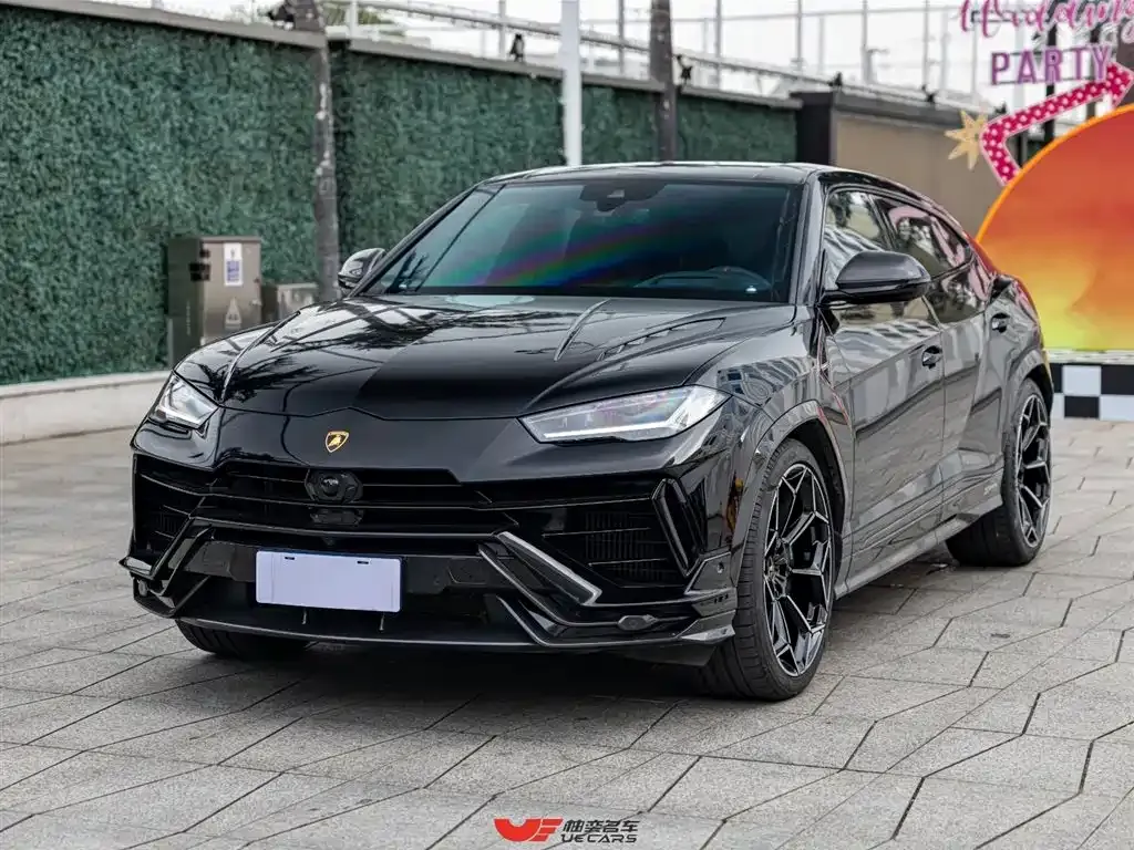 Lamborghini Urus — фото 1