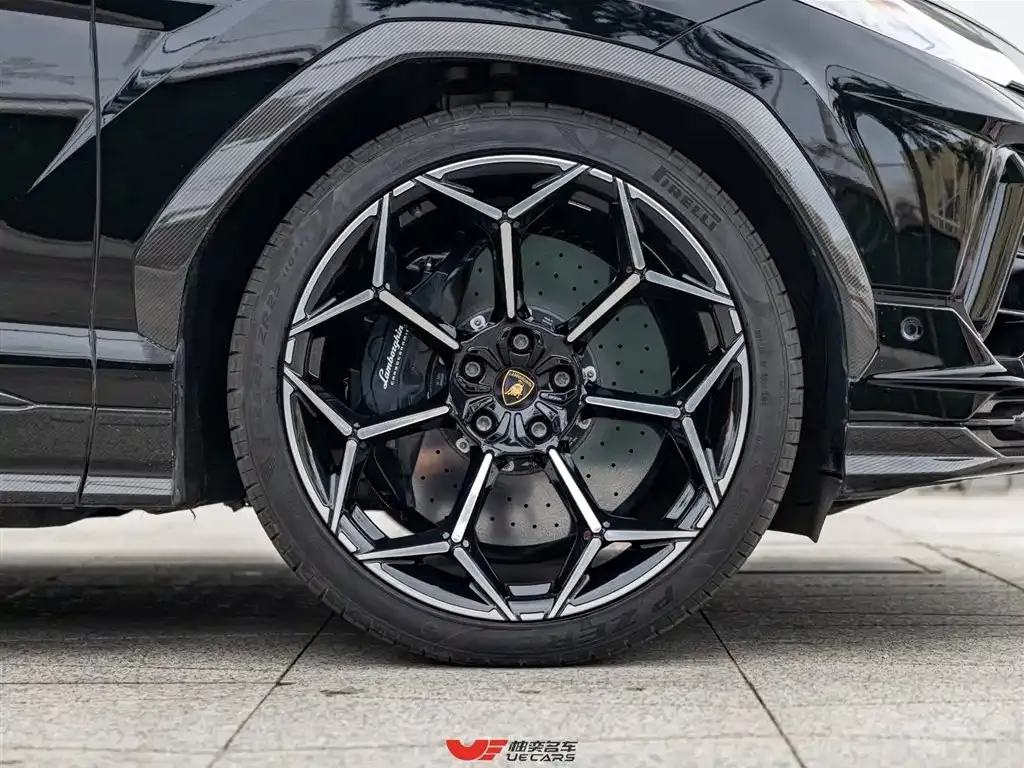 Lamborghini Urus — фото 6
