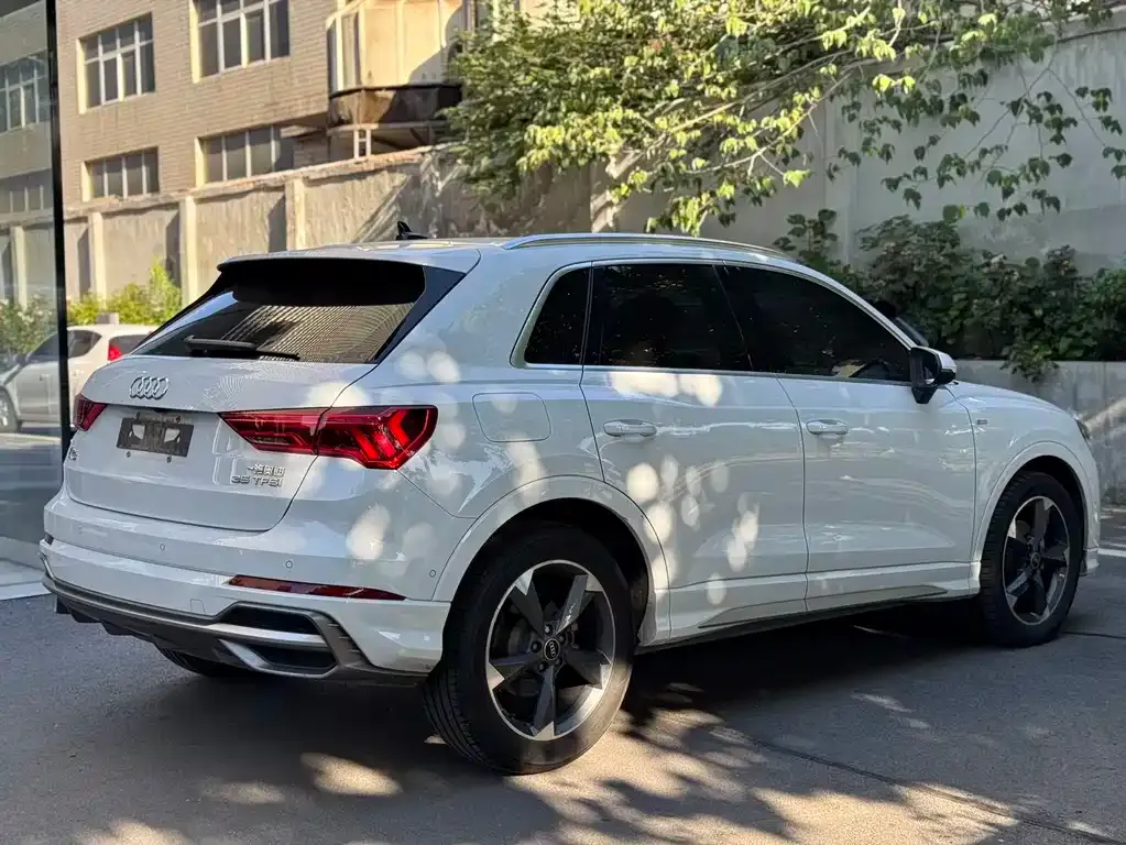 Audi Q3 — фото 10