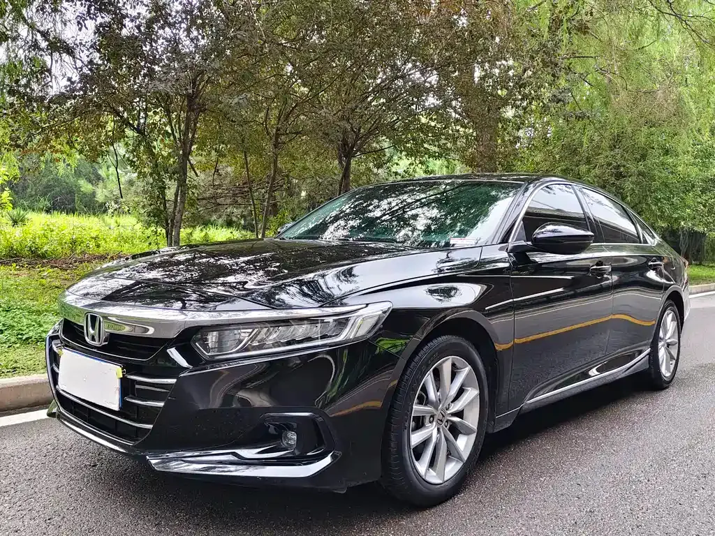 Honda Accord — фото 1