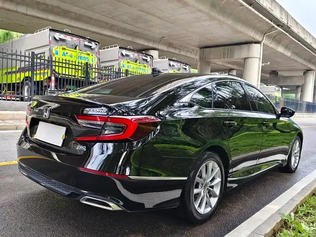 Honda Accord — фото 3