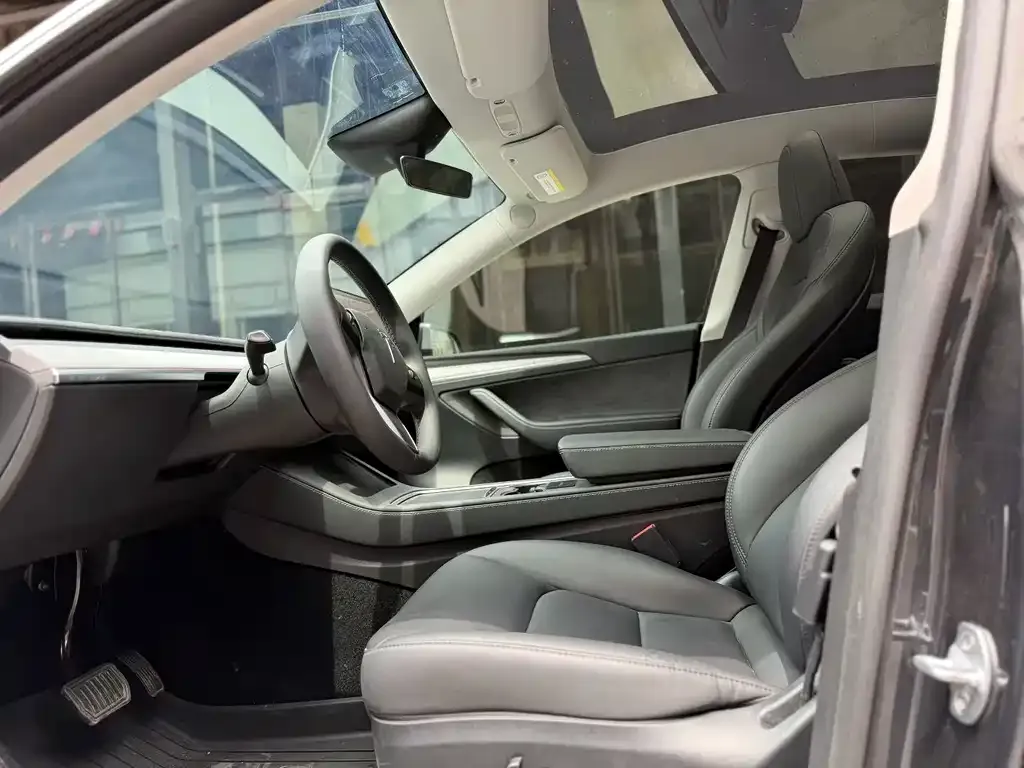 Tesla Model Y — фото 7