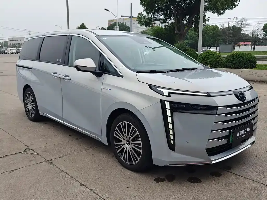 GAC Motor 传祺E8 PHEV — фото 7