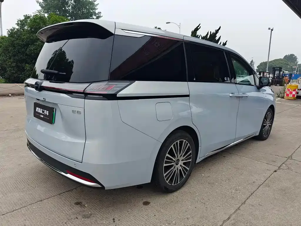 GAC Motor 传祺E8 PHEV — фото 2