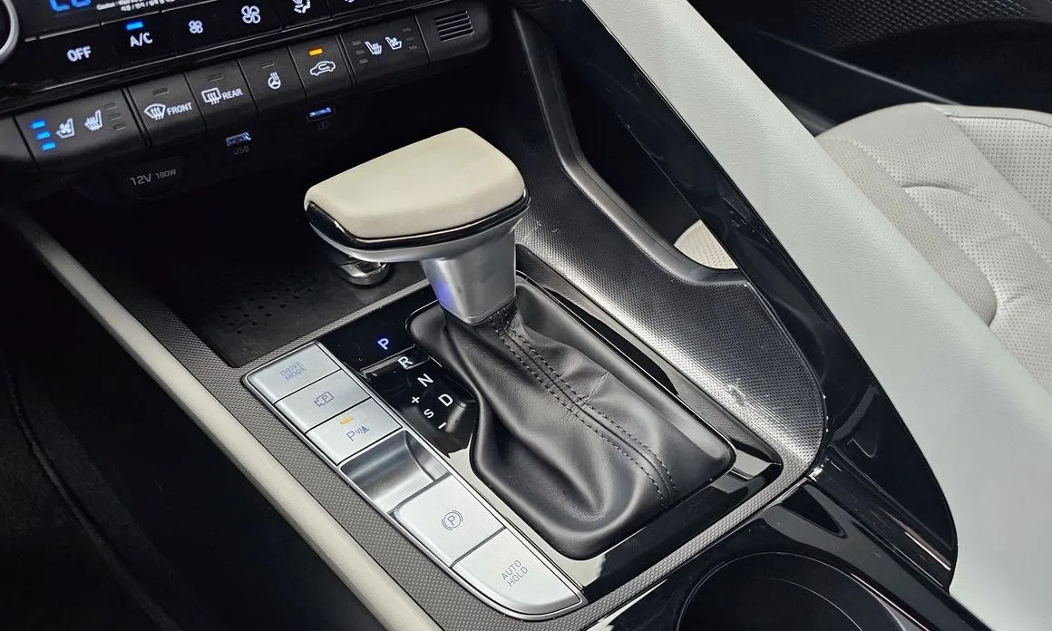 Hyundai AVANTE — фото 2