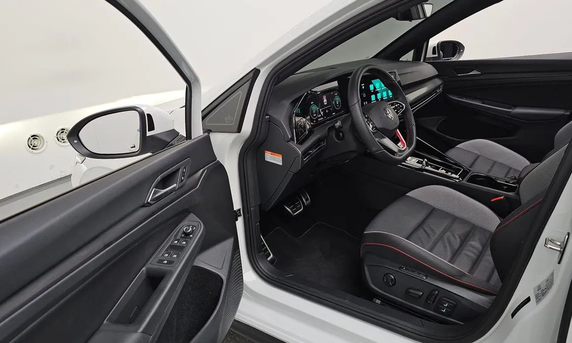 Volkswagen Golf 2024 из KR, фото 7
