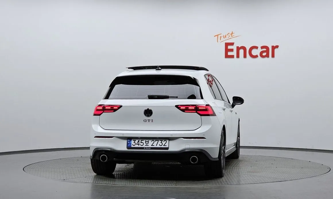 Volkswagen Golf 2024 из KR, фото 2