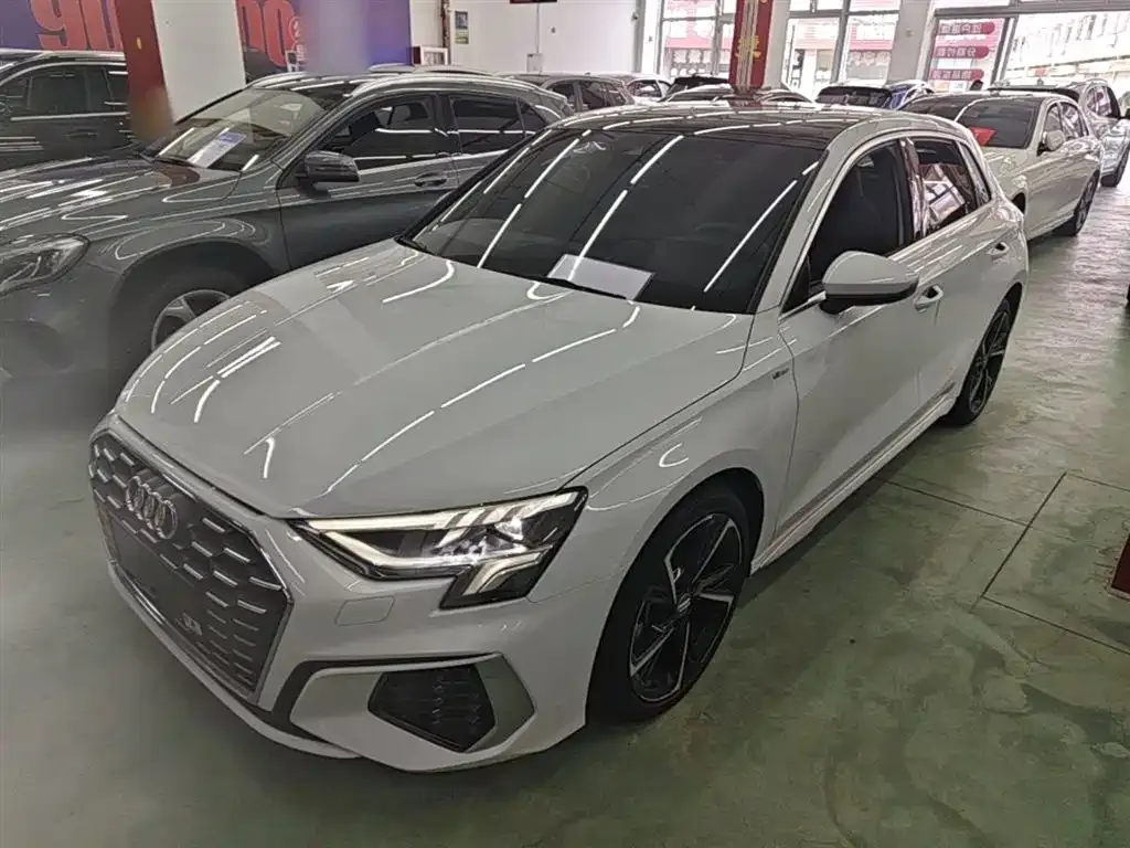 Audi A3 — фото 1