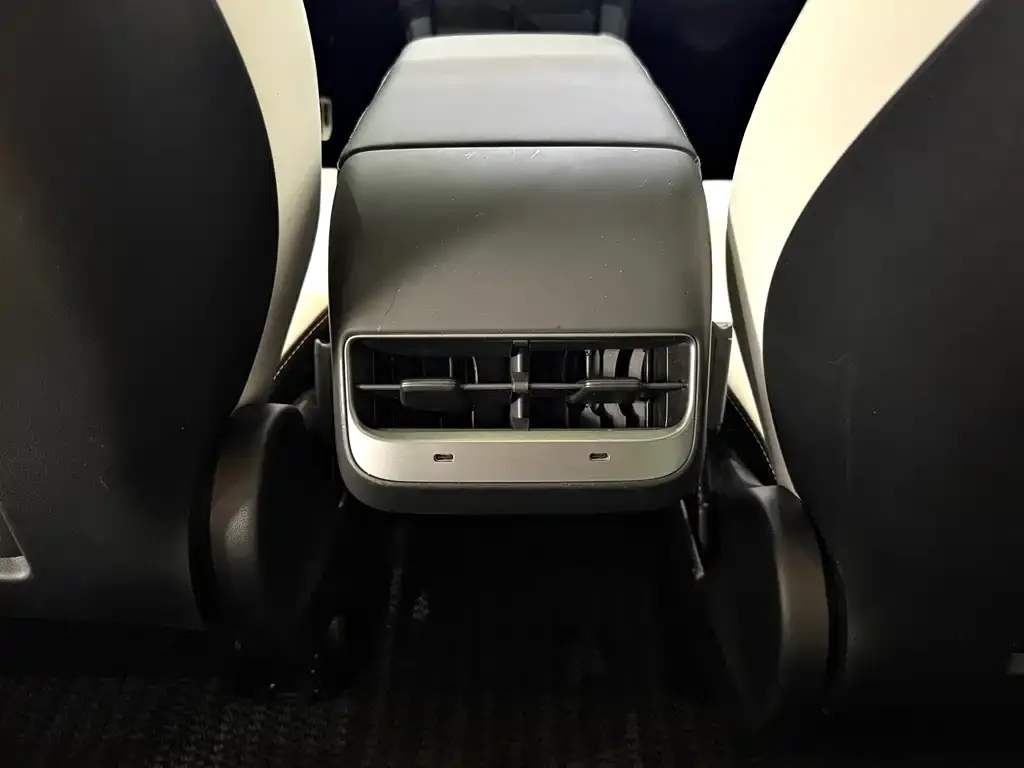 Tesla Model 3 — фото 2