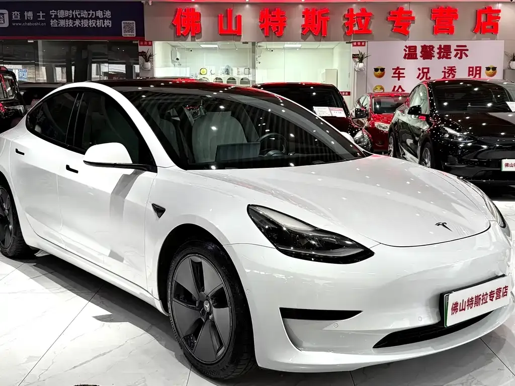 Tesla Model 3 — фото 8