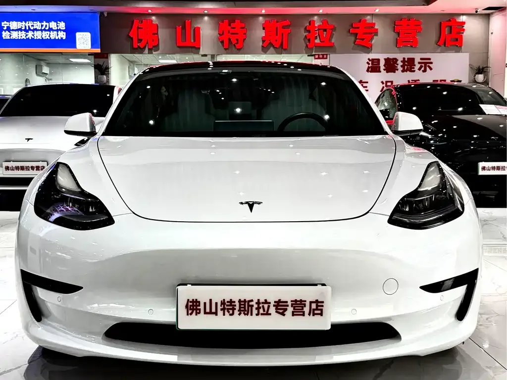 Tesla Model 3 — фото 7