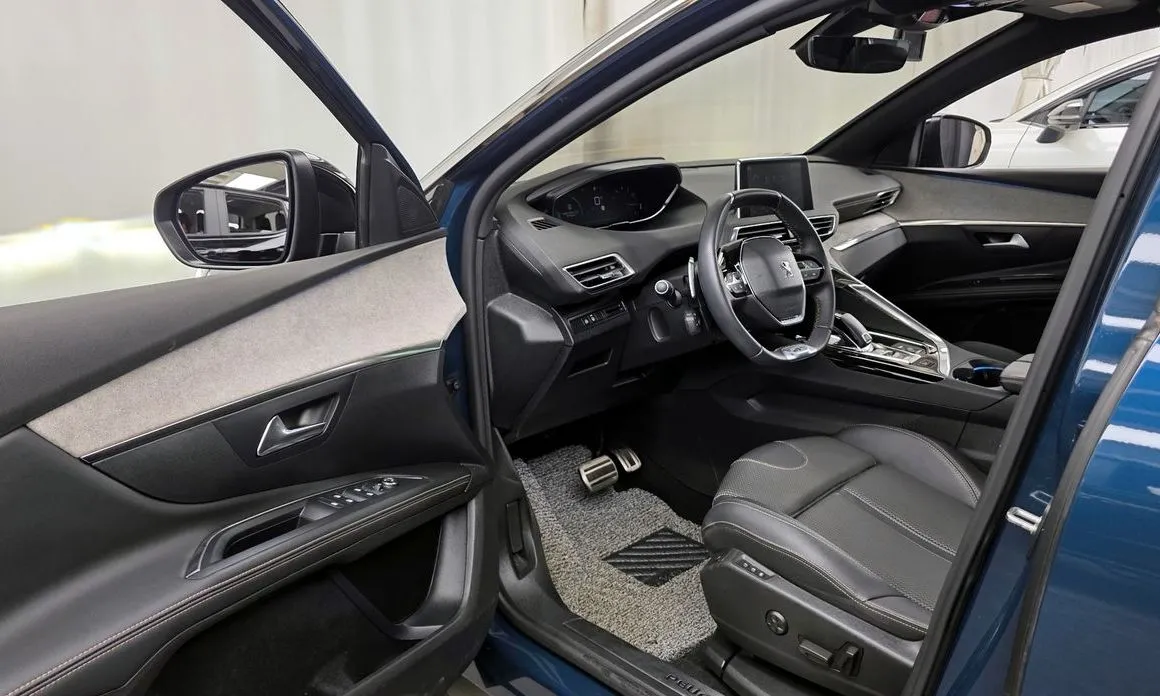 Peugeot 5008 2022 из KR, фото 8