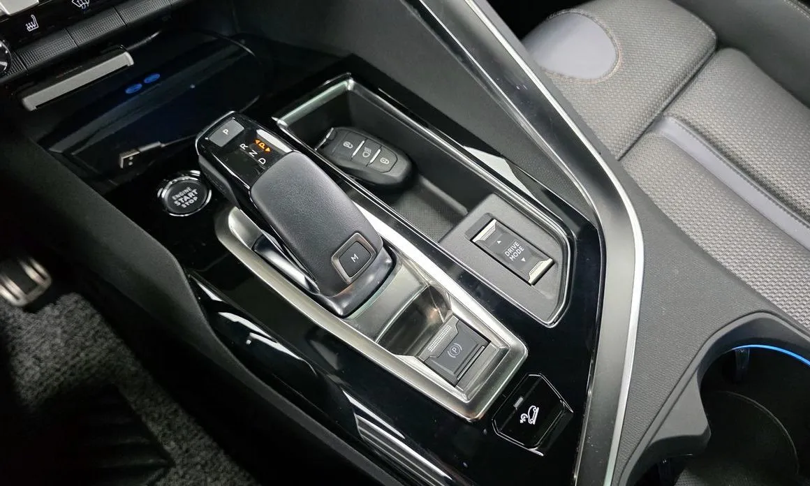 Peugeot 5008 2022 из KR, фото 5