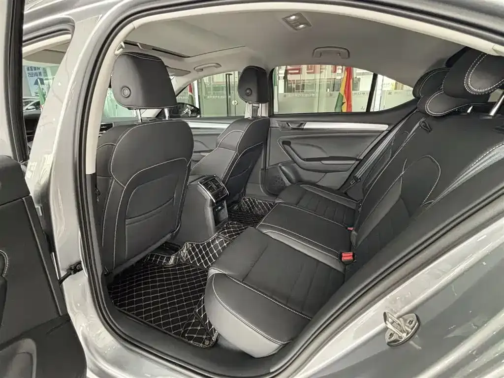 Skoda Superb — фото 6