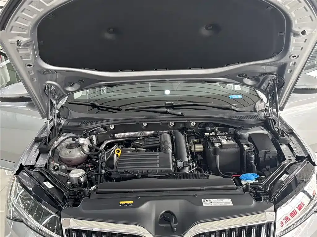 Skoda Superb — фото 8