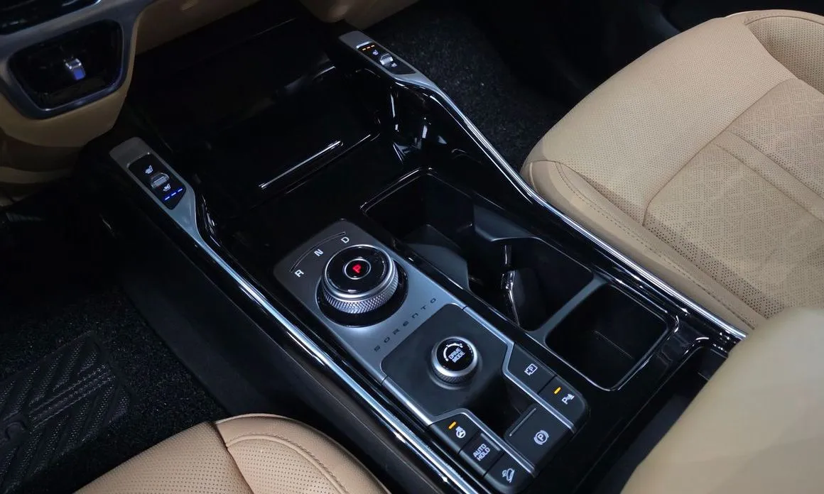 Kia Sorento — фото 10