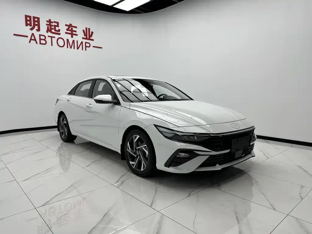 Hyundai Elantra — фото 8