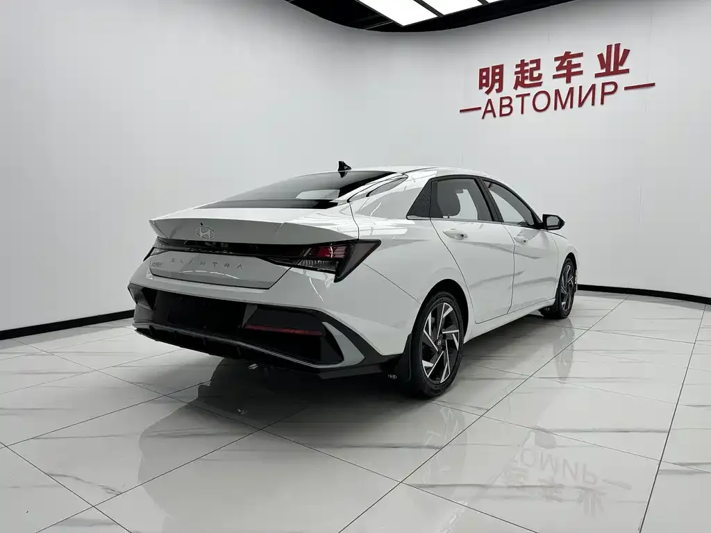 Hyundai Elantra — фото 6