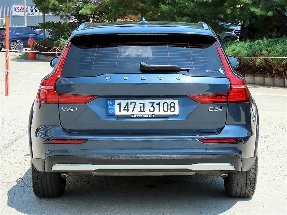 Volvo V60 2023 из KR, фото 7