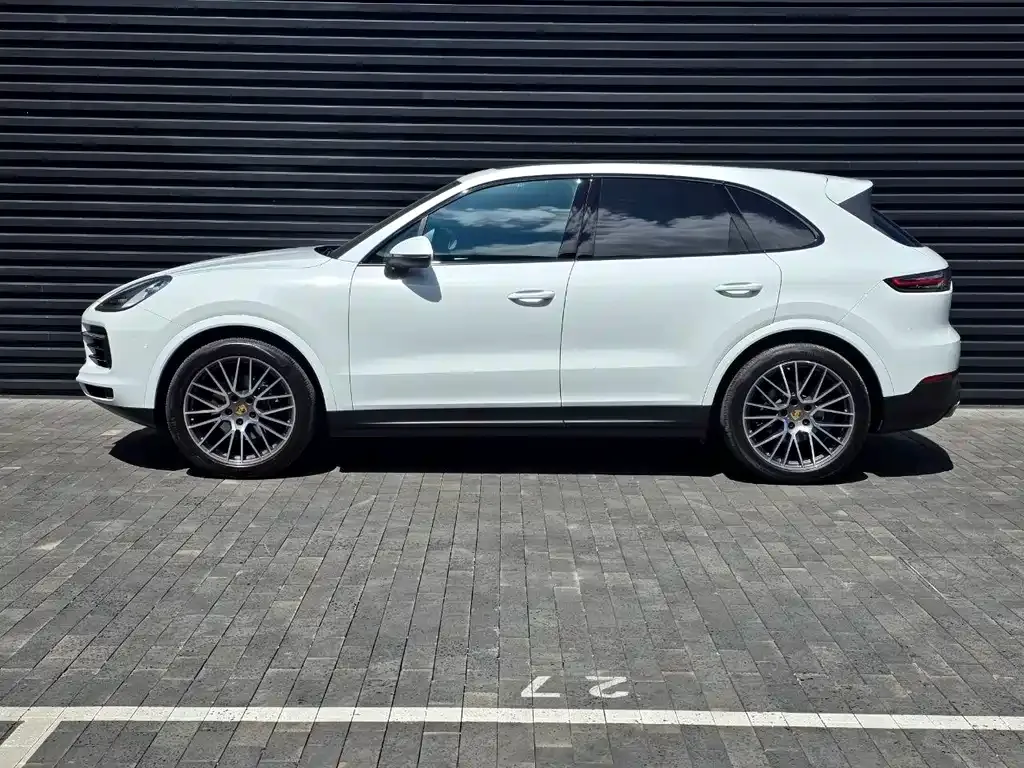 Porsche Cayenne — фото 9