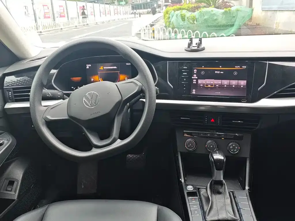Volkswagen Passat 2022 из CN, фото 4