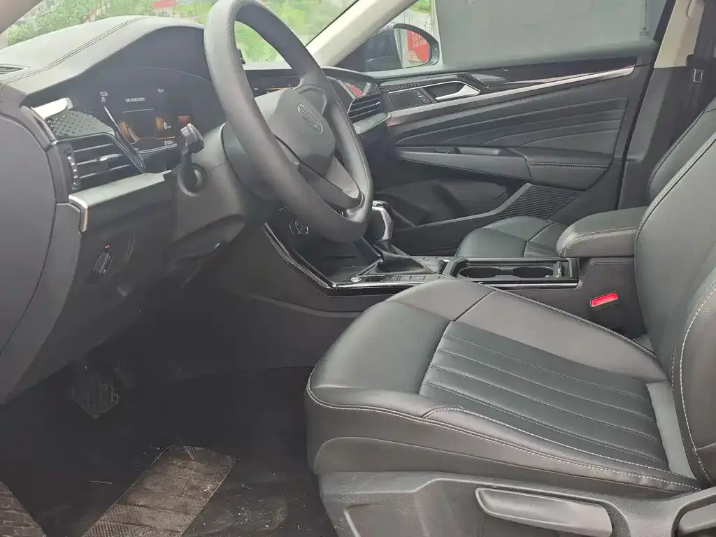 Volkswagen Passat 2022 из CN, фото 3