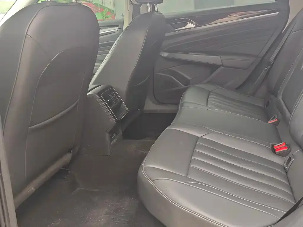Volkswagen Passat 2022 из CN, фото 2