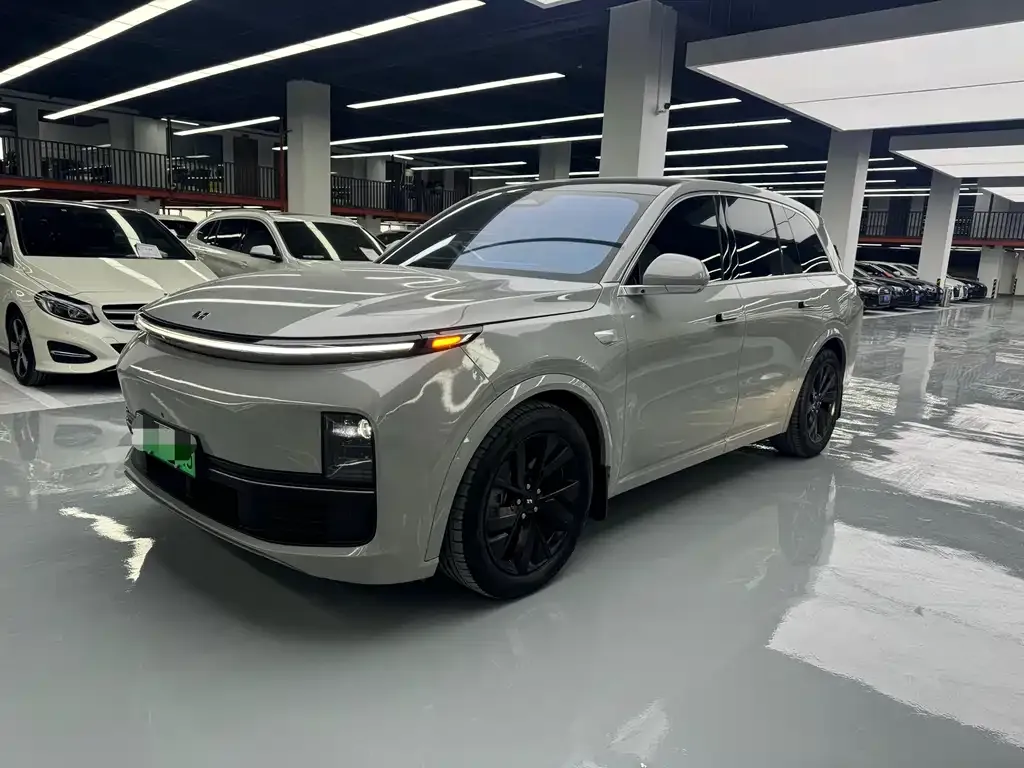 Li Auto L8