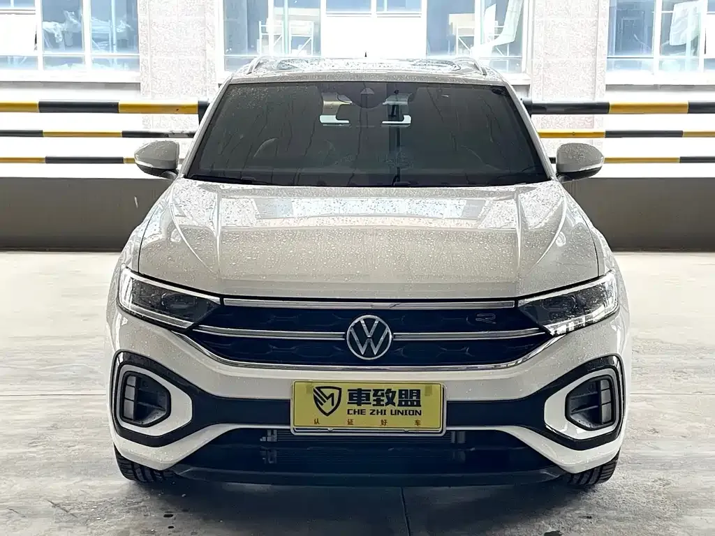 Volkswagen T-Roc — фото 10