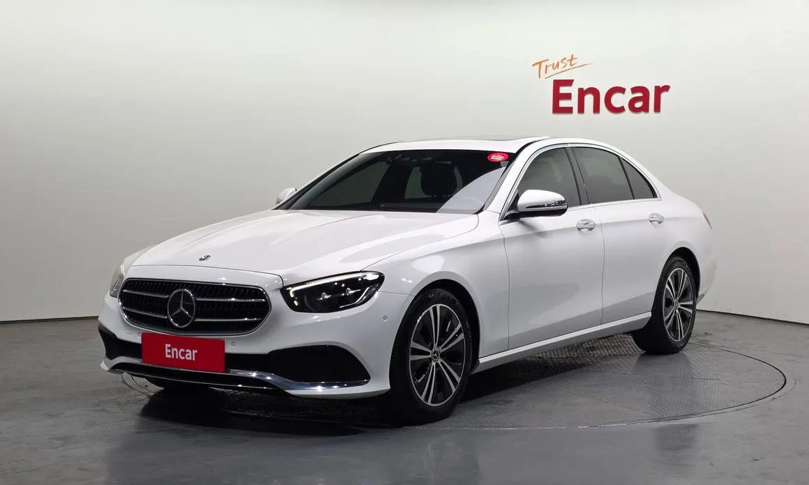 Mercedes-Benz E-Class — фото 1