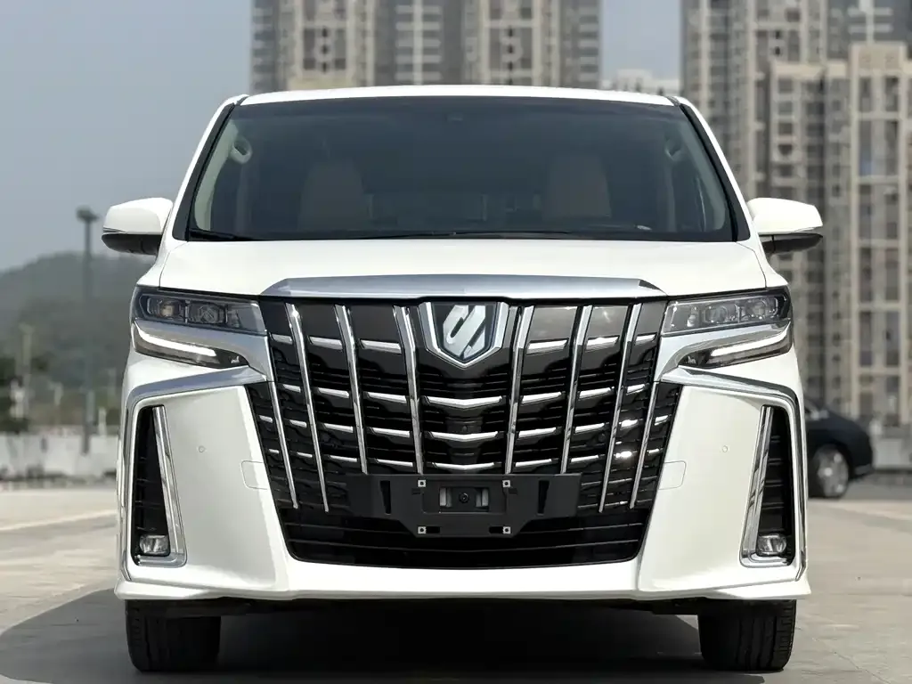 Toyota Alphard — фото 4
