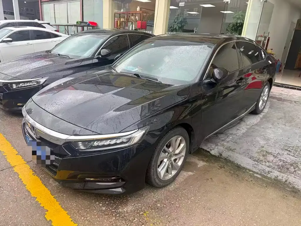 Honda Accord — фото 1
