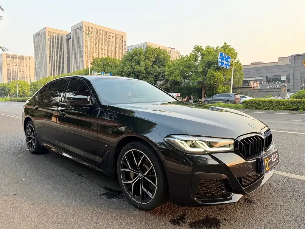 BMW 5 Series — фото 4