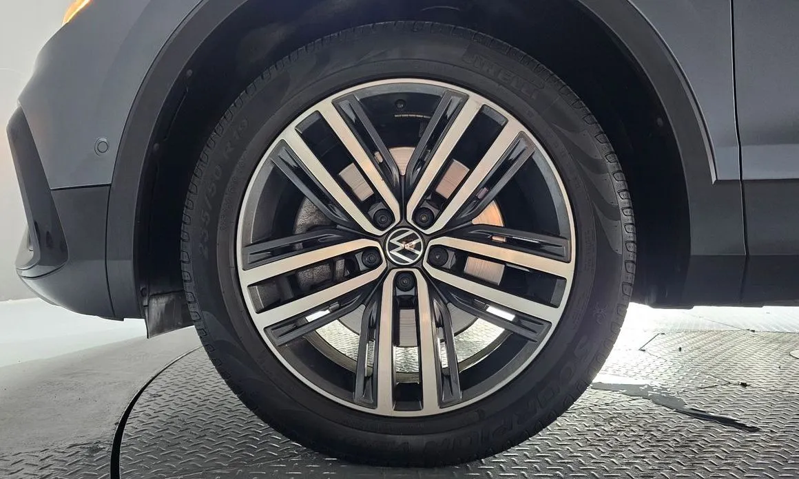 Volkswagen Tiguan — фото 6