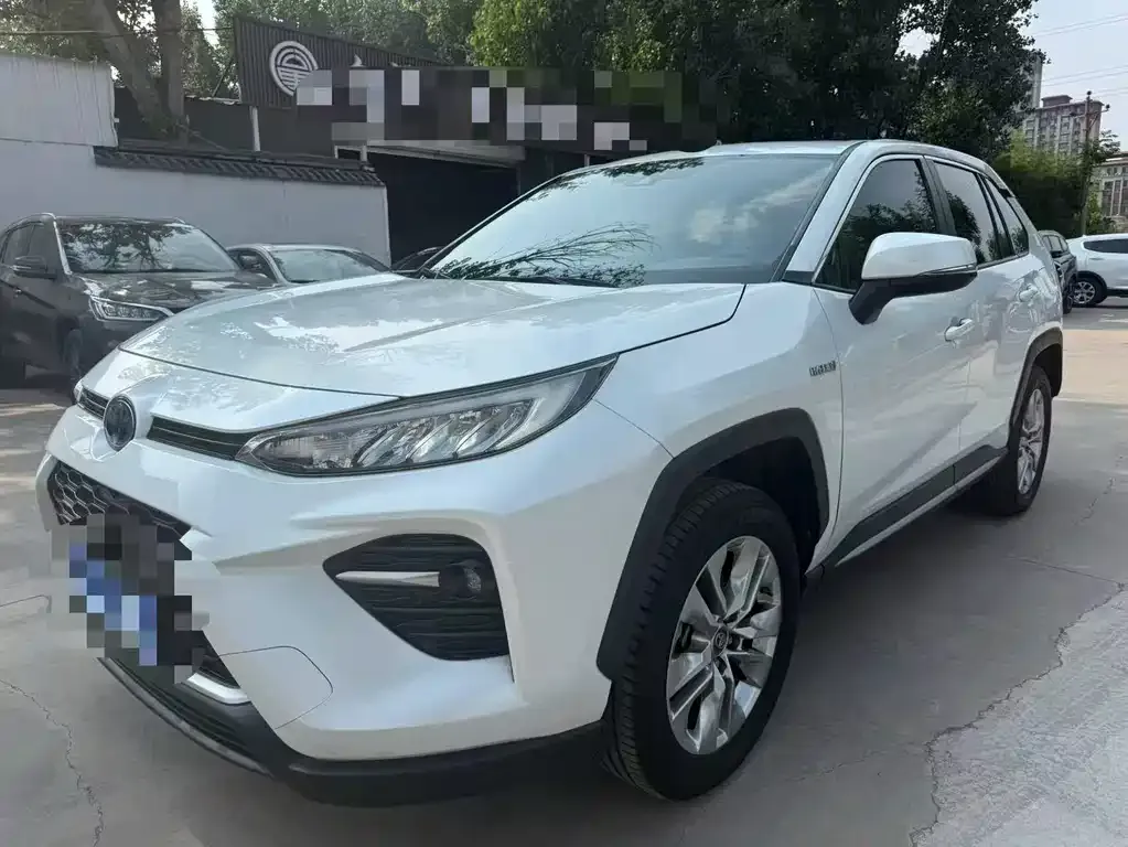 Toyota Wildlander — фото 1