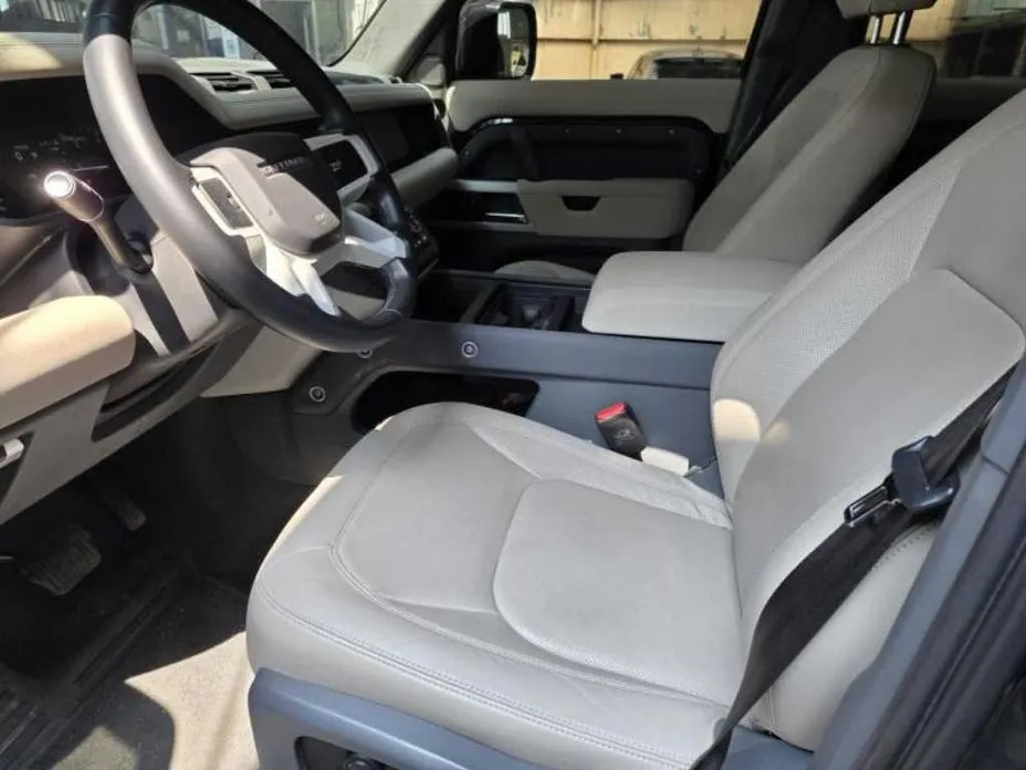 Land Rover Defender 2023 из KR, фото 2